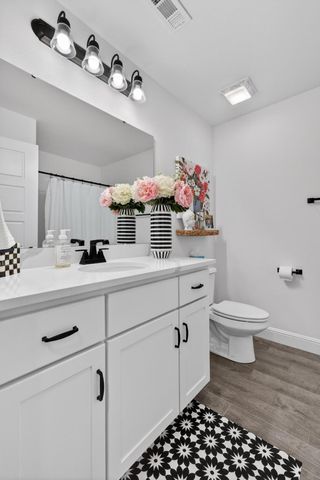 2306 N Greystone Square, Webb City, MO 64870