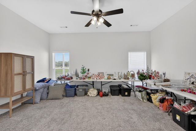 2306 N Greystone Square, Webb City, MO 64870