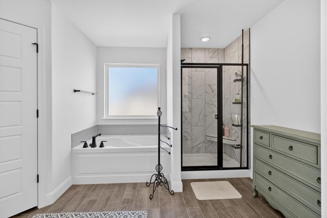 2306 N Greystone Square, Webb City, MO 64870