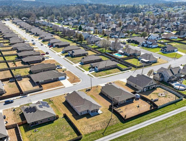 2306 N Greystone Square, Webb City, MO 64870