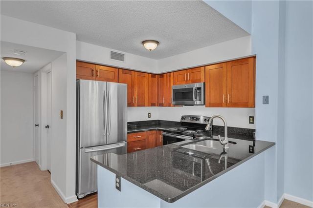 191 Nantucket PL, Newport News, VA 23606