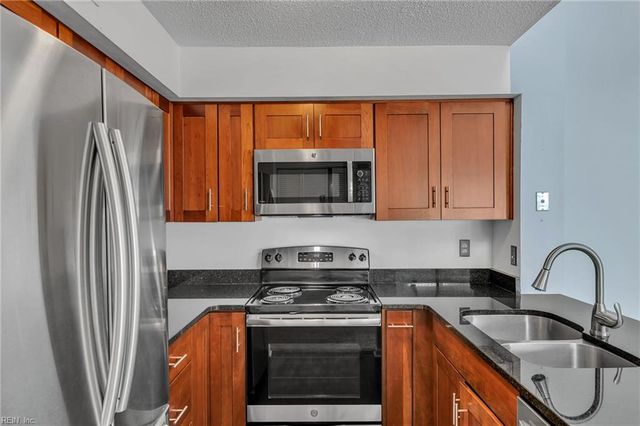 191 Nantucket PL, Newport News, VA 23606