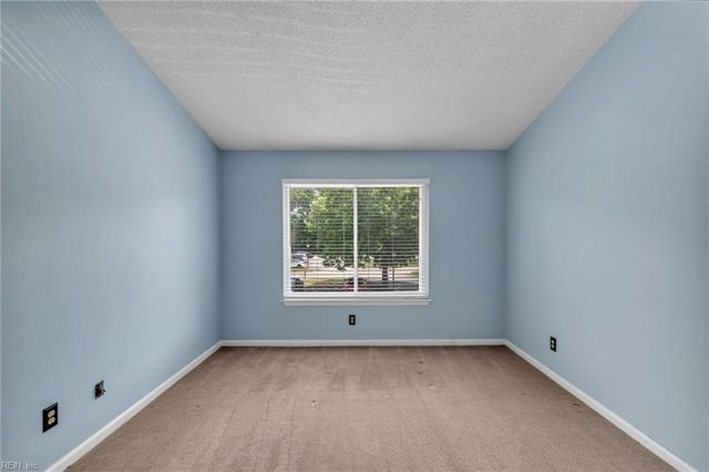 191 Nantucket PL, Newport News, VA 23606
