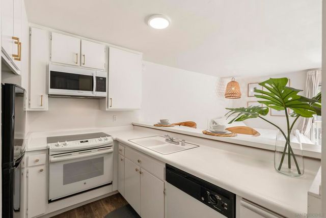 1885 Diamond St 2-222, San Diego, CA 92109