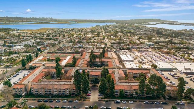 1885 Diamond St 2-222, San Diego, CA 92109