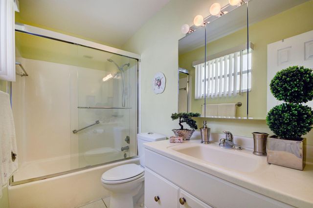 219 Lake Meryl Drive, West Palm Beach, FL 33411