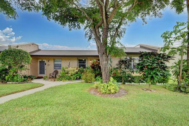 219 Lake Meryl Drive, West Palm Beach, FL 33411