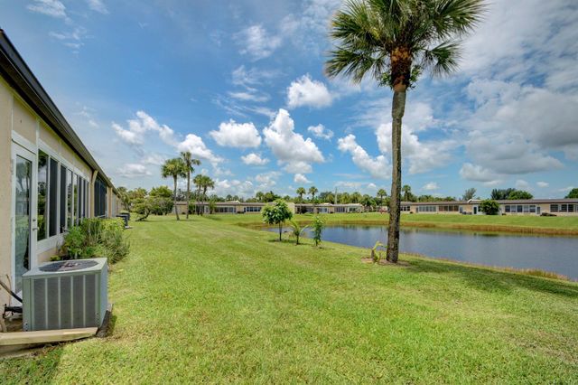 219 Lake Meryl Drive, West Palm Beach, FL 33411