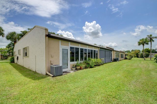 219 Lake Meryl Drive, West Palm Beach, FL 33411