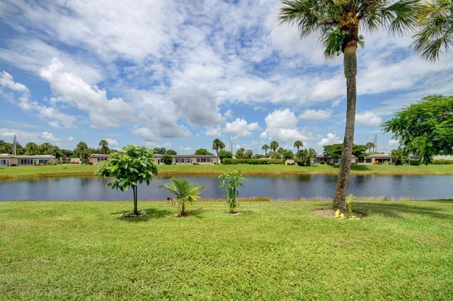 219 Lake Meryl Drive, West Palm Beach, FL 33411