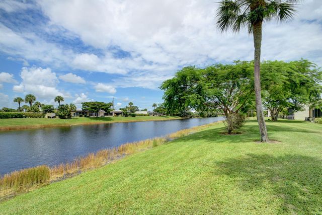 219 Lake Meryl Drive, West Palm Beach, FL 33411