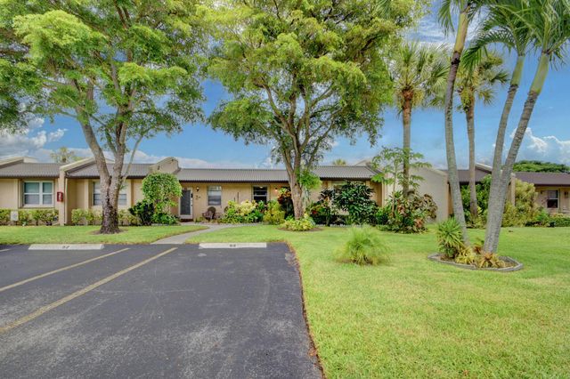 219 Lake Meryl Drive, West Palm Beach, FL 33411