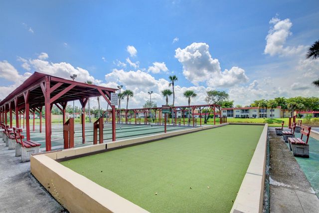 219 Lake Meryl Drive, West Palm Beach, FL 33411