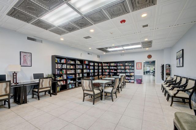 219 Lake Meryl Drive, West Palm Beach, FL 33411