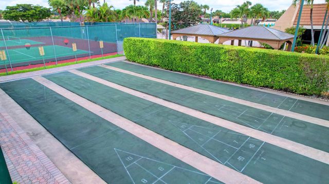 219 Lake Meryl Drive, West Palm Beach, FL 33411