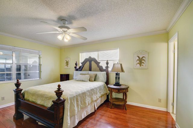 219 Lake Meryl Drive, West Palm Beach, FL 33411