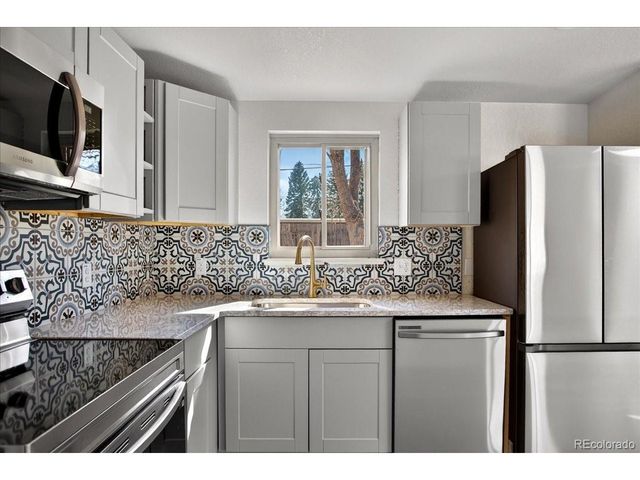 635 W Prospect Rd, Fort Collins, CO 80526