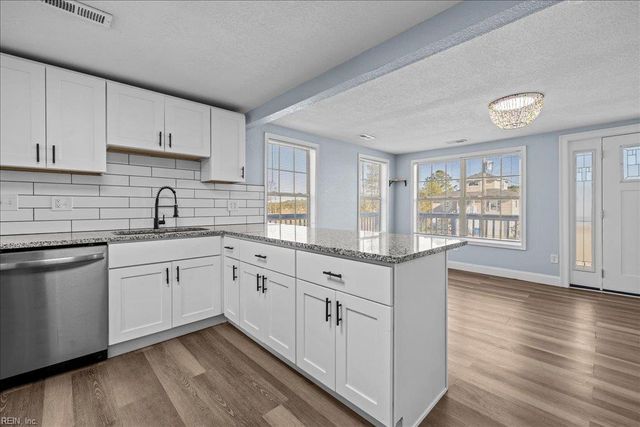 126 Ridge RD, Poquoson, VA 23662