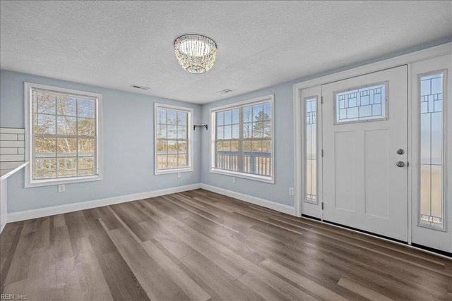 126 Ridge RD, Poquoson, VA 23662