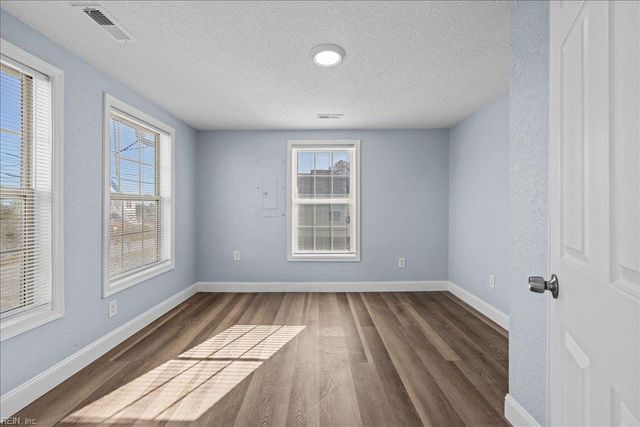 126 Ridge RD, Poquoson, VA 23662