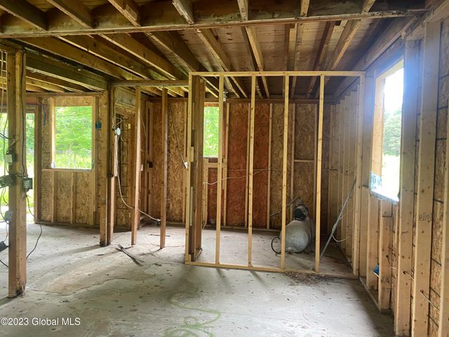 76 State Farm Road, New Scotland, NY 12186