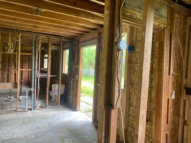 76 State Farm Road, New Scotland, NY 12186