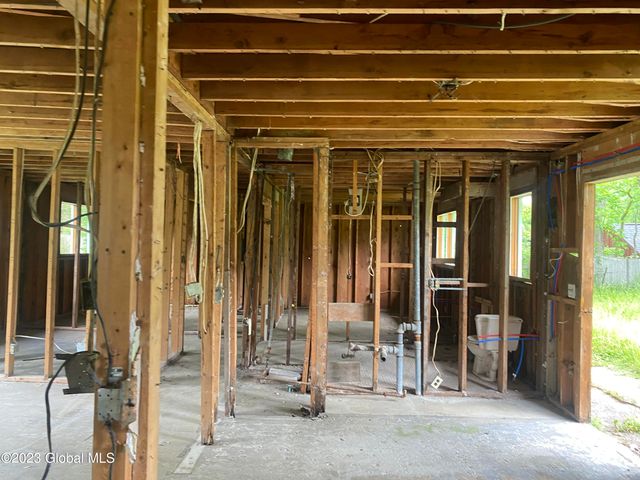 76 State Farm Road, New Scotland, NY 12186