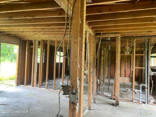 76 State Farm Road, New Scotland, NY 12186