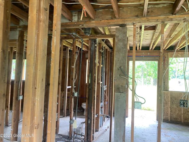 76 State Farm Road, New Scotland, NY 12186