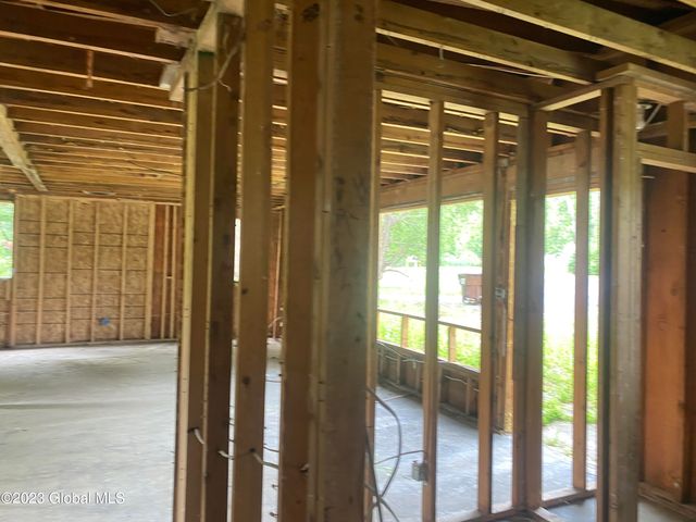 76 State Farm Road, New Scotland, NY 12186