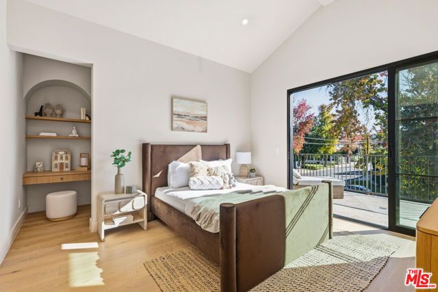 16643 Addison Street, Encino (los Angeles), CA 91436