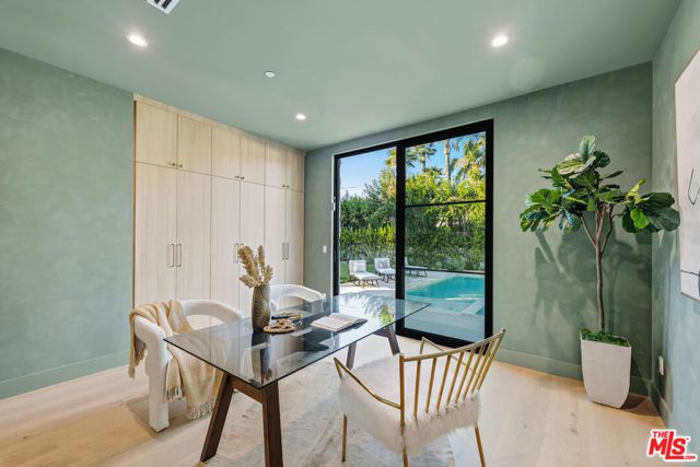 16643 Addison Street, Encino (los Angeles), CA 91436