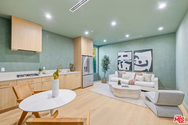 16643 Addison Street, Encino (los Angeles), CA 91436