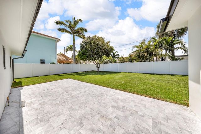 3231 NE 27th Ter, Lighthouse Point, FL 33064