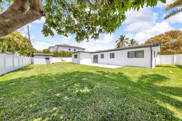 3231 NE 27th Ter, Lighthouse Point, FL 33064