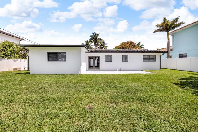 3231 NE 27th Ter, Lighthouse Point, FL 33064