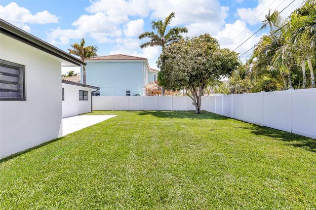 3231 NE 27th Ter, Lighthouse Point, FL 33064