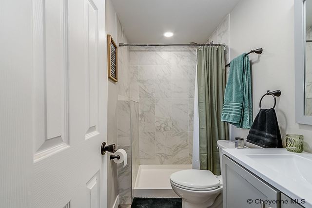 913 E PROSSER RD, Cheyenne, WY 82007