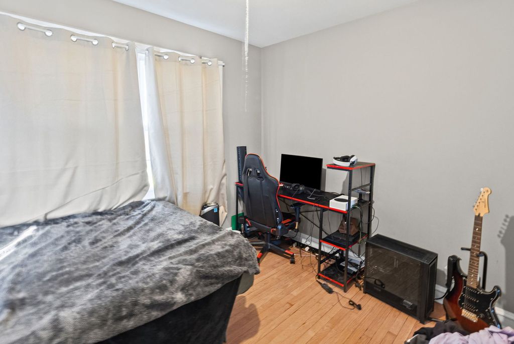 Image 21 of property listing at 710 Pavey Avenue, Mt Vernon, IL 62864