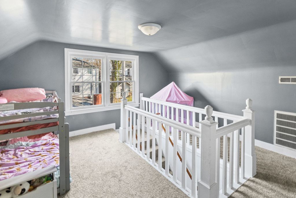 Image 29 of property listing at 710 Pavey Avenue, Mt Vernon, IL 62864