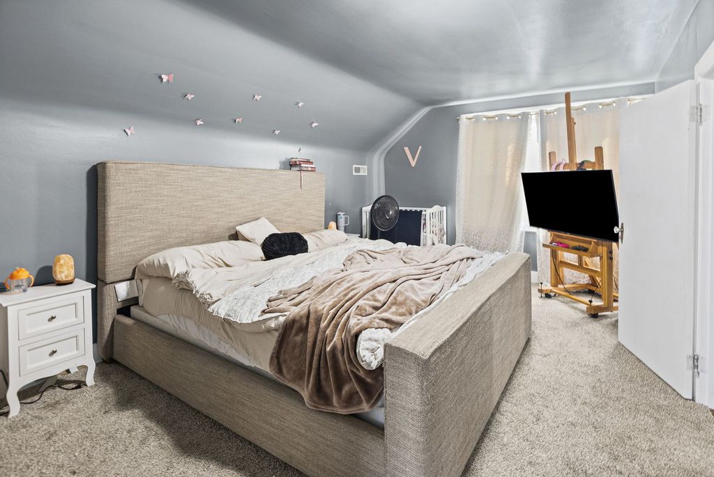 Image 30 of property listing at 710 Pavey Avenue, Mt Vernon, IL 62864