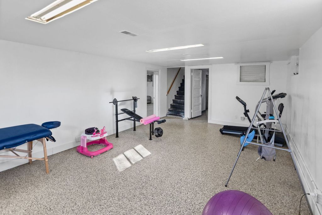 Image 35 of property listing at 710 Pavey Avenue, Mt Vernon, IL 62864