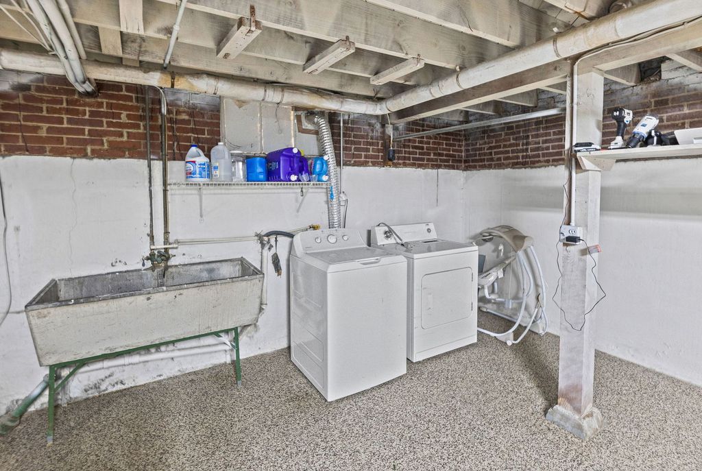 Image 37 of property listing at 710 Pavey Avenue, Mt Vernon, IL 62864