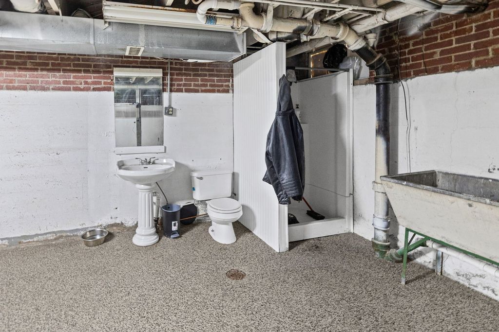 Image 38 of property listing at 710 Pavey Avenue, Mt Vernon, IL 62864