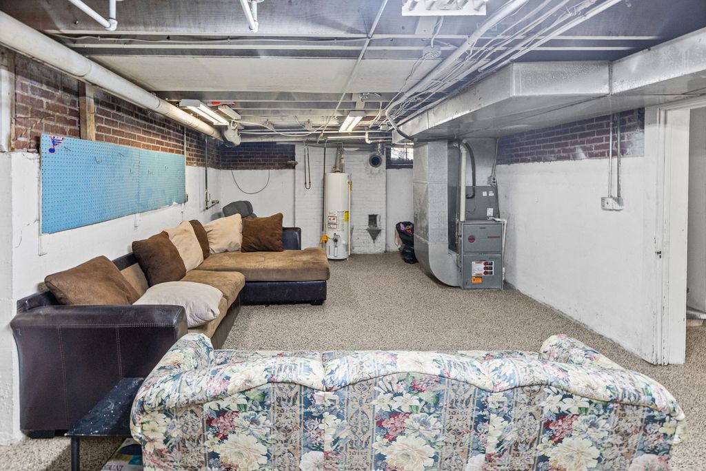 Image 39 of property listing at 710 Pavey Avenue, Mt Vernon, IL 62864