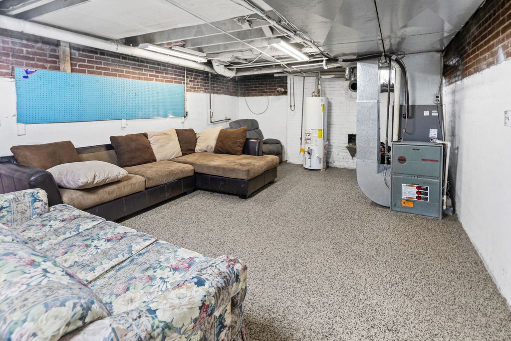 Image 40 of property listing at 710 Pavey Avenue, Mt Vernon, IL 62864