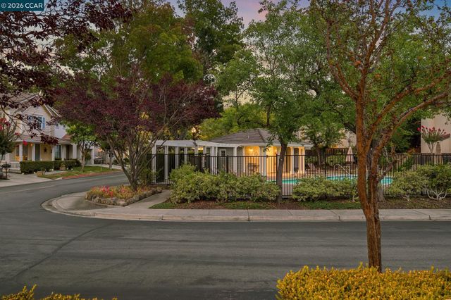 256 Abigail Cir, Danville, CA 94506