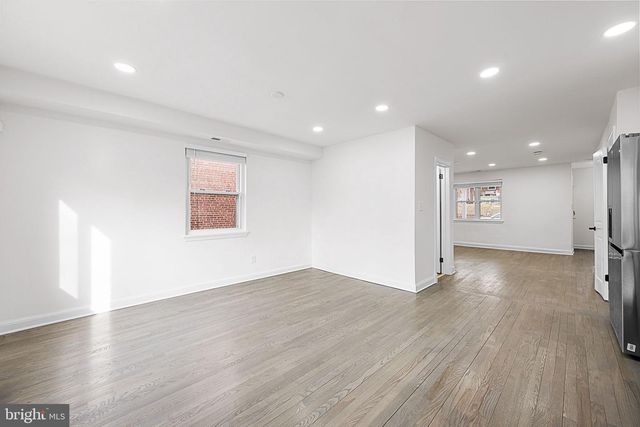 525 OAKWOOD ST SE, Washington, DC 20032