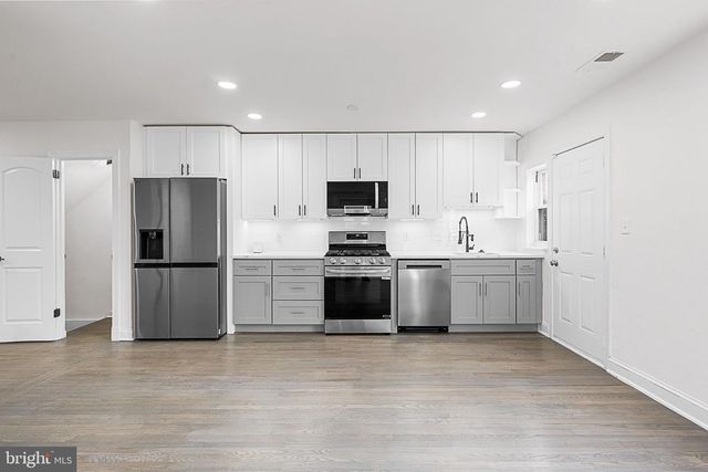 525 OAKWOOD ST SE, Washington, DC 20032