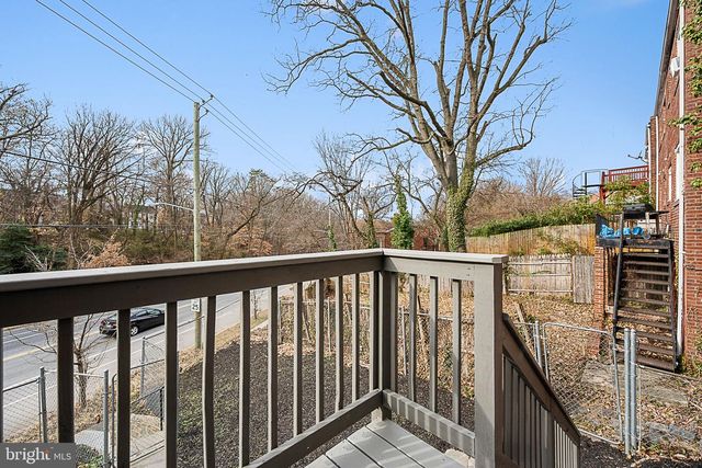 525 OAKWOOD ST SE, Washington, DC 20032